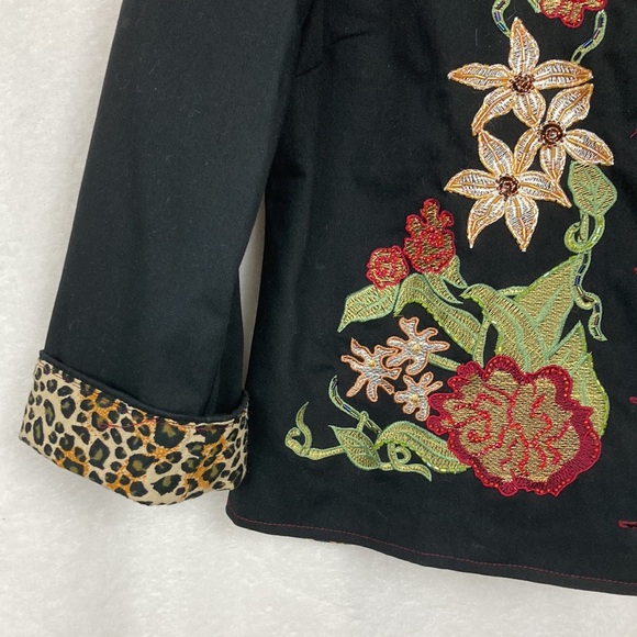 Vanity Collections Women’s Floral Embroidered Beaded Jacket sz Medium - Picture 5 of 14